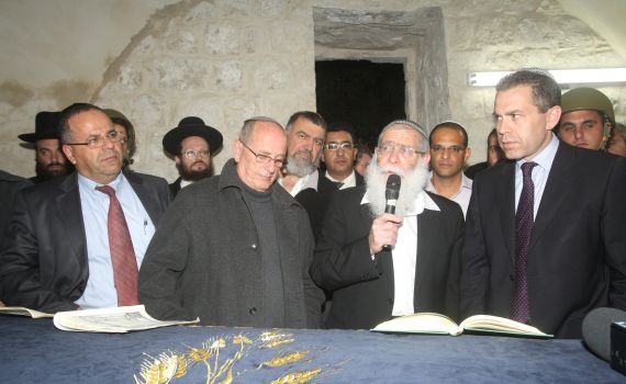 ארדן: השטחים הכבושים? "קבר יוסף נקנה בכסף מלא"