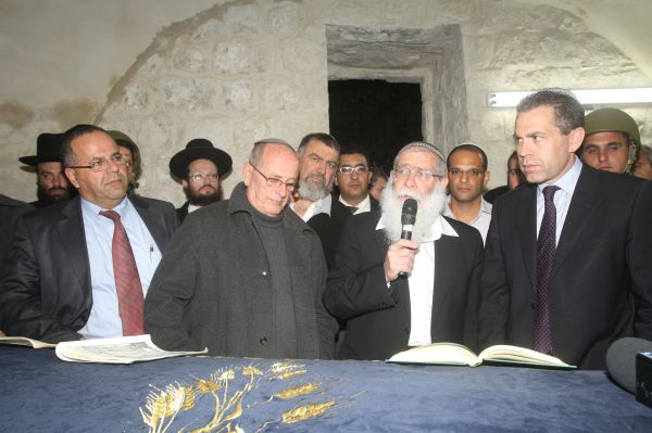 ארדן: השטחים הכבושים? "קבר יוסף נקנה בכסף מלא"