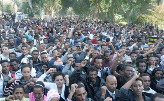 13% מתושבי אילת מסתננים; השר שלום: סכנה לעתיד העיר