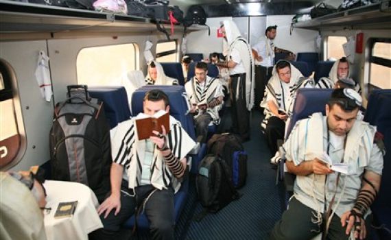 תערוכה חדשה: איך נראים בתי הכנסת בישראל?