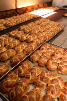 קונדיטוריה כשרה למהדרין אפתה חמץ לפני צאת החג