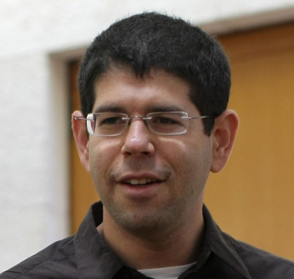 עוד סטירה: תלונה במשטרה נגד יריב אופנהיימר