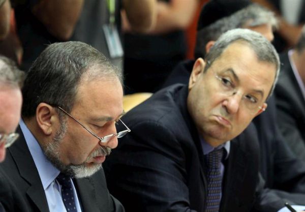 מול הפלשתינים עומדת ממשלה אחת בשלושה קולות