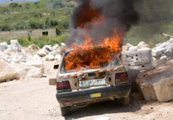 תג מחיר: רכבים שרופים בצידי הדרך, מהומה בחווארה