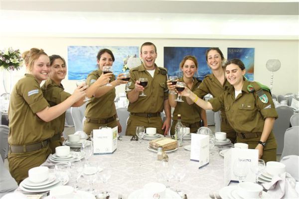 האפיקומן שסידר הרמטכ"ל לחיילים הבודדים