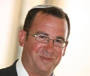 מטאטא הרחובות הירושלמי שעוסק בהחייאת מתים