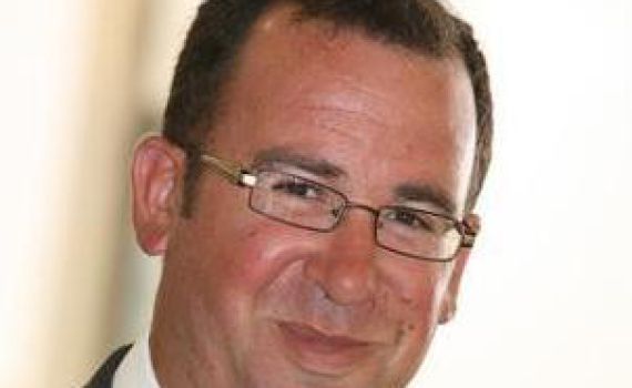 מטאטא הרחובות הירושלמי שעוסק בהחייאת מתים