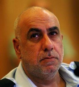 אישומים חסרי תקדים נגד הקצין המקלל ניצב ניסו שחם