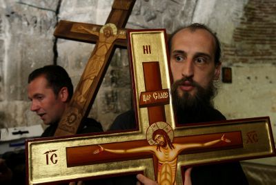 זעזוע: רב חרדי התגלה כמיסיונר נוצרי