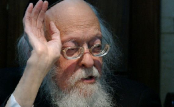 הרב אלישיב פסק, עיריית בני ברק ביטלה את המכרזים