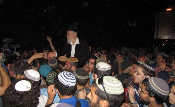 תמונות: כך התקבל הרב דב ליאור כשחזר לירושלים