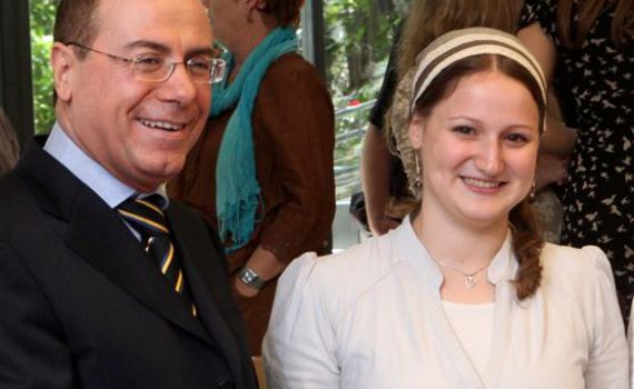 כבוד למגזר: סטונדטית דתית זכתה בתחרות הנאומים