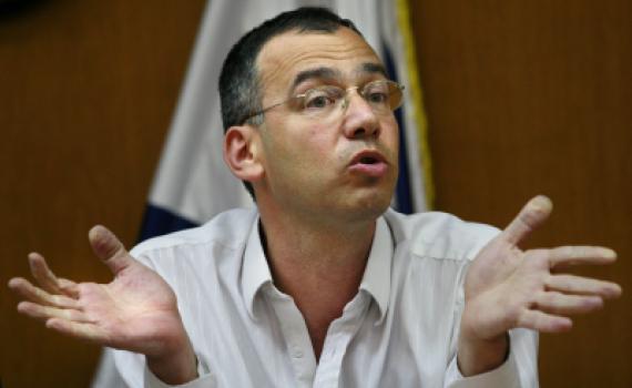 שאילתה בכנסת: מה מספר הפלאפון של שי ניצן?