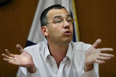 שאילתה בכנסת: מה מספר הפלאפון של שי ניצן?