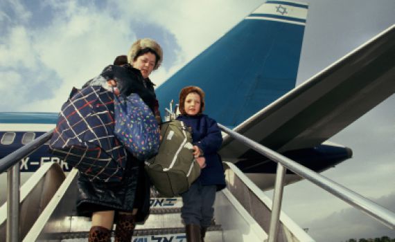 חייבים לעשות משהו בנוגע ל300,000 עולים לא יהודים