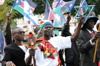 בן ארי הביא סודנים לבריכה, התל אביבים ברחו