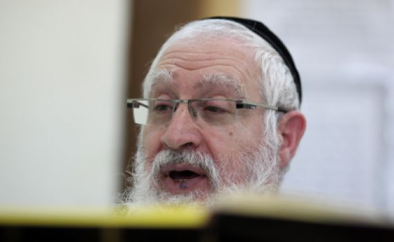 אברכים התגודדו סביב בית הרב יעקב יוסף בגלל ניידת מג"ב