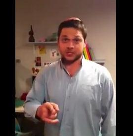 נתי מ'סרוגים' מדגים איך צריך לרקוד לפני חתן וכלה