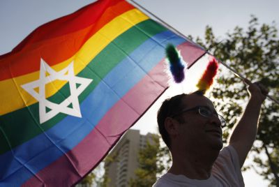 חברי המועצה יצאו להתפלל, העיריה אישרה תקציב ל"גאים"