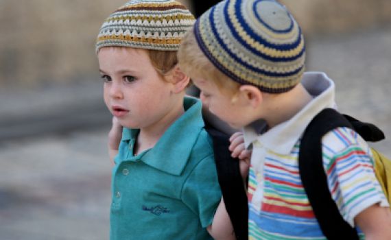 פשרה: לא יכפו לימודי קודש על מנהלים שלא רוצים בכך