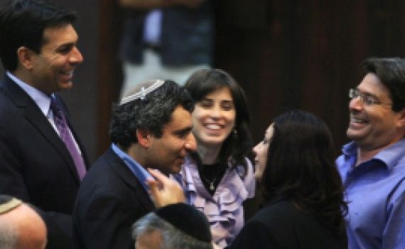 סקר "פאנלס" וערוץ הכנסת: רוב הציבור תומך בחוק החרם