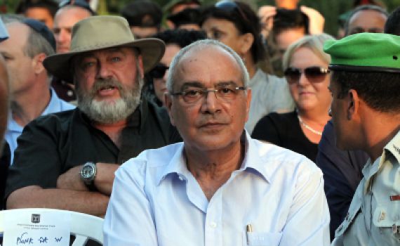 אל תתקפו את דן חלוץ