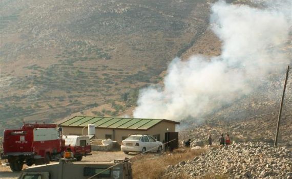 ערבים הציתו שריפה שכמעט והגיעה לבתי 'גבעת רונן'