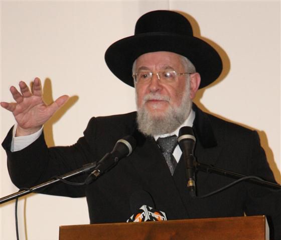 הרב לאו: ישיבה במאהל לא תפתור את בעיית הרווקות