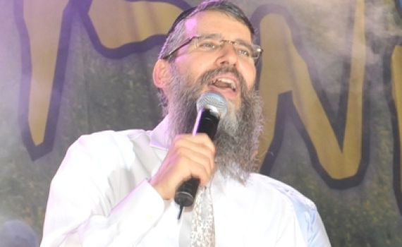 אברהם פריד בהופעה ראשונה בשומרון: אתם כמו משפחה