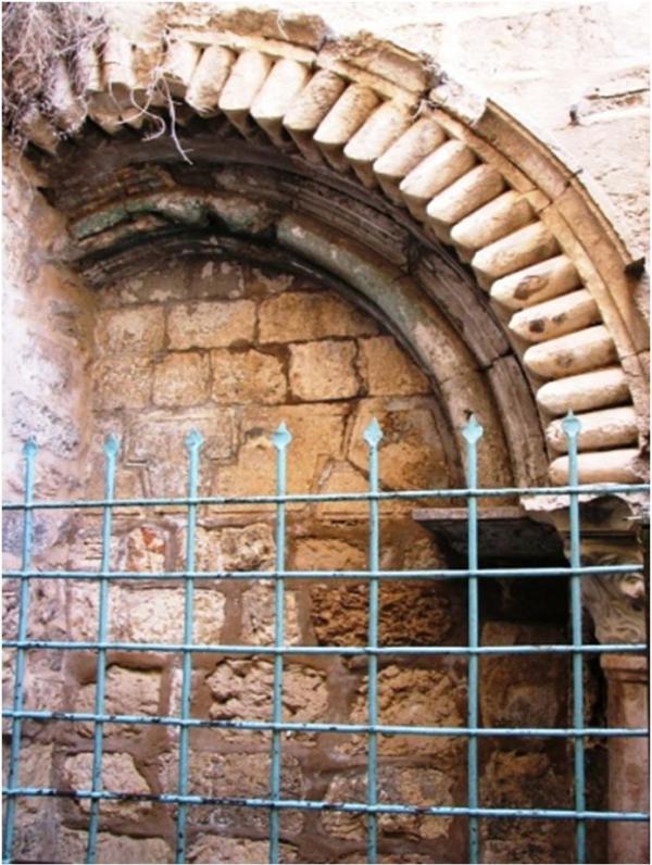 בעיר העתיקה אסור להזיז גם סורג ברזל חלוד