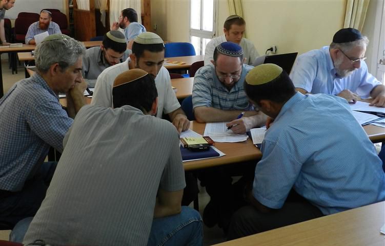 ישיבת ההסדר בחיפה: נופשים מהעבודה חוזרים לישיבה