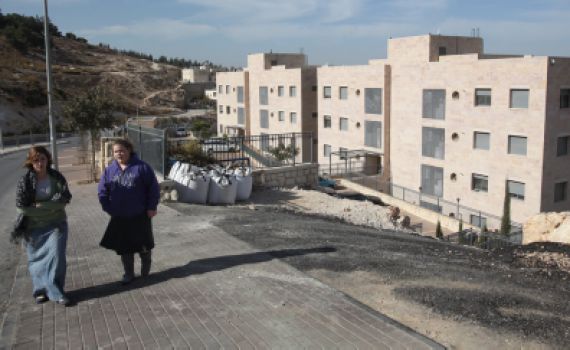 רמי לוי חזר בו מהרכישה: שכונת 'נוף ציון' שוב בסכנה