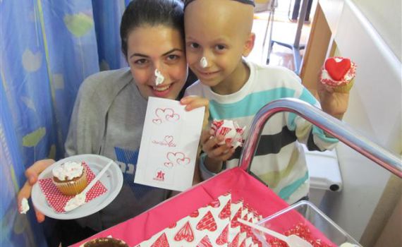 תמונה מפעילות זכרון מנחם עם ילדים חולי סרטן בטו באב