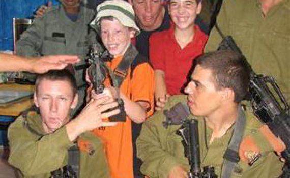 חיילים ליום אחד: הילדים המיוחדים של "נופשון שומרון"