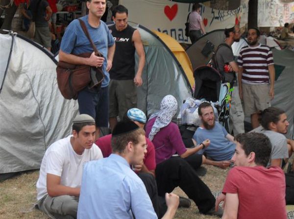 צעירי האיחוד הלאומי: אין דירות בגלל הההקפאה והמסתננים