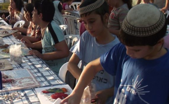 גרעין 'אומץ' עכו יצא לשמח מעון של בעלי צרכים מיוחדים