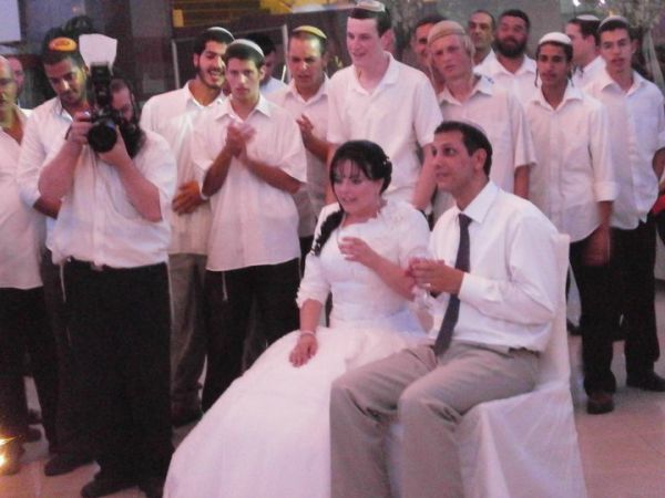 אין מי שירקוד בחתונה? הזמינו את צוות 'משמחים'