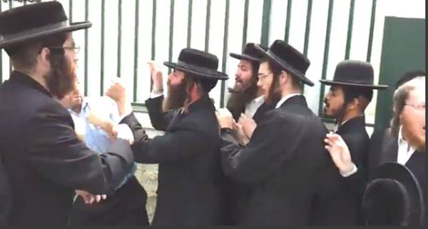 סרטון: כך נראות ההפגנות מול בית הספר בבית שמש