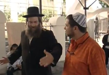 כתבת ארכיון: אייל פלד מ'מסע עולמי' בביקור באומן