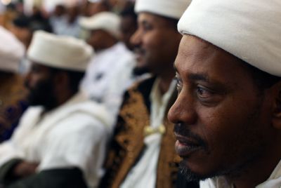 האם להציע לאתיופים להניח תפילין או שהם לא יהודים?