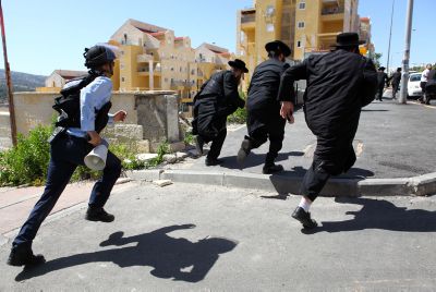 המשטרה עצרה שלושה מראשי הפגנות הקנאים בבית שמש