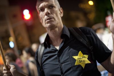 טלאי צהוב: ישראל 2011. תמונה מההפגנה אתמול