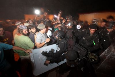 תוכן גולשים: הרהורים ליליים באמבולנס ליד מגרון