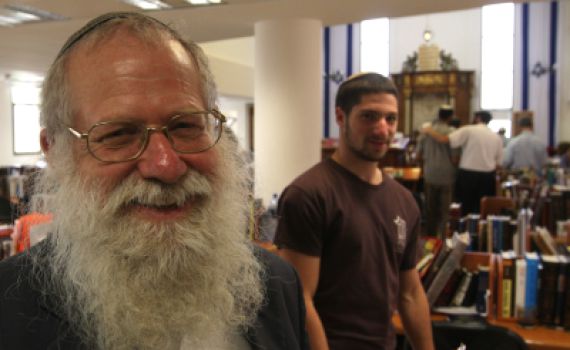 הרב ביגון: האיסור לקחת קרקעות מערבים לא שייך ביו"ש