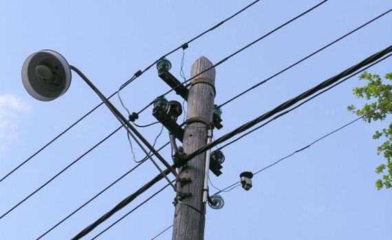 זהירות: חשמל זה לא עוד קישוט לסוכה