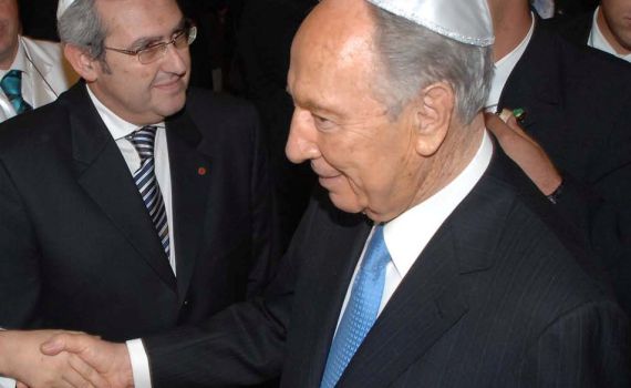 בפתיחת ההיכל בחזרת הש"ץ מכובד הנשיא שמעון פרס