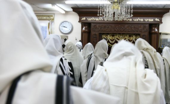 200 מנינים, 700 מתנדבים, 40,000 אלף מתפללים