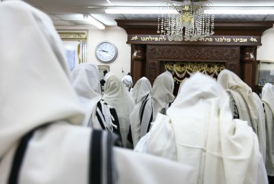 200 מנינים, 700 מתנדבים, 40,000 אלף מתפללים