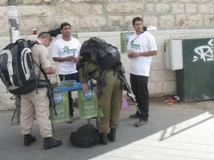 מאות חיילים בצה"ל: אל תשחררו תמורתנו מחבלים