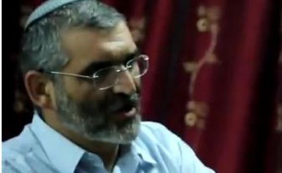 צפו: בן ארי בא לבקר באולם חתונות של מסתננים